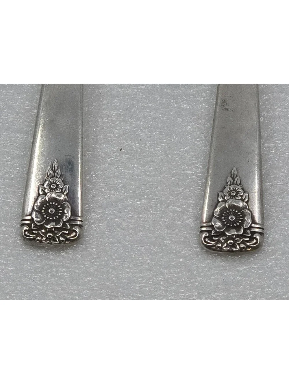 WM Rogers Reinforced Plate IS Silverware Starlight Pattern 2 Tablespoons 7.25